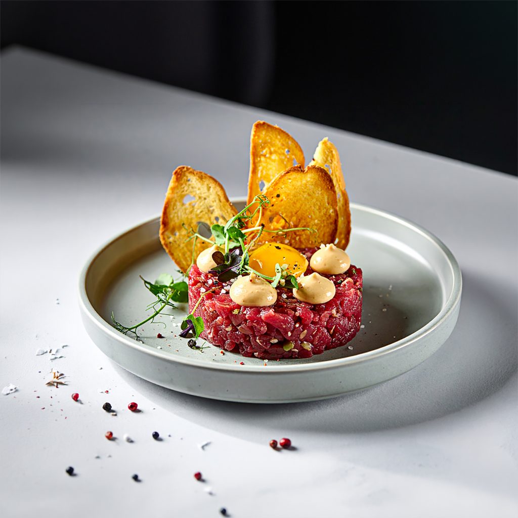 Tatar_Rind Italienisches Rindertatar mit Burrata und Trüffel